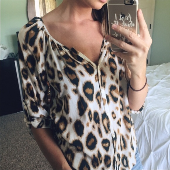 Leopard Print Flowy Button Down Top Slouchy - Picture 3 of 3